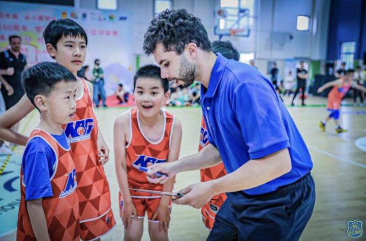 万人参与，小篮球联赛规格全国最高，浙江省篮协要打造小篮球赛事体系(6)