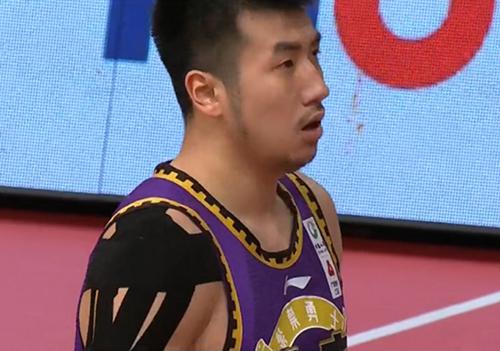 中国男篮邹雨宸，被伤病毁掉的国际级球星！(2)