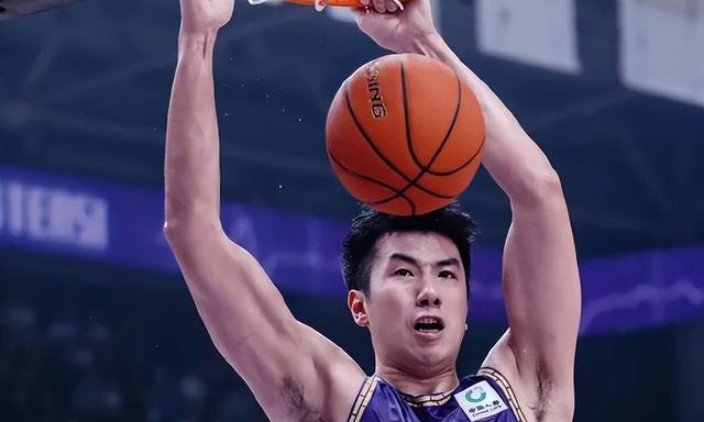 中国男篮邹雨宸，被伤病毁掉的国际级球星！(12)