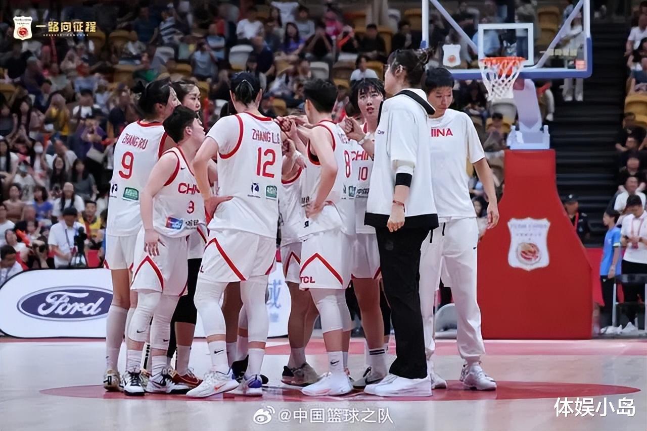 中国女篮15人集训，两大新人入选，李梦领衔王芳领队