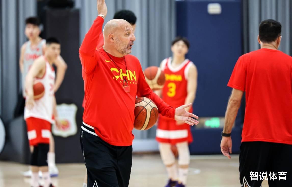 中国男篮亚预赛12人名单入选趋势：辽宁广厦占据4人，广东男篮0人
