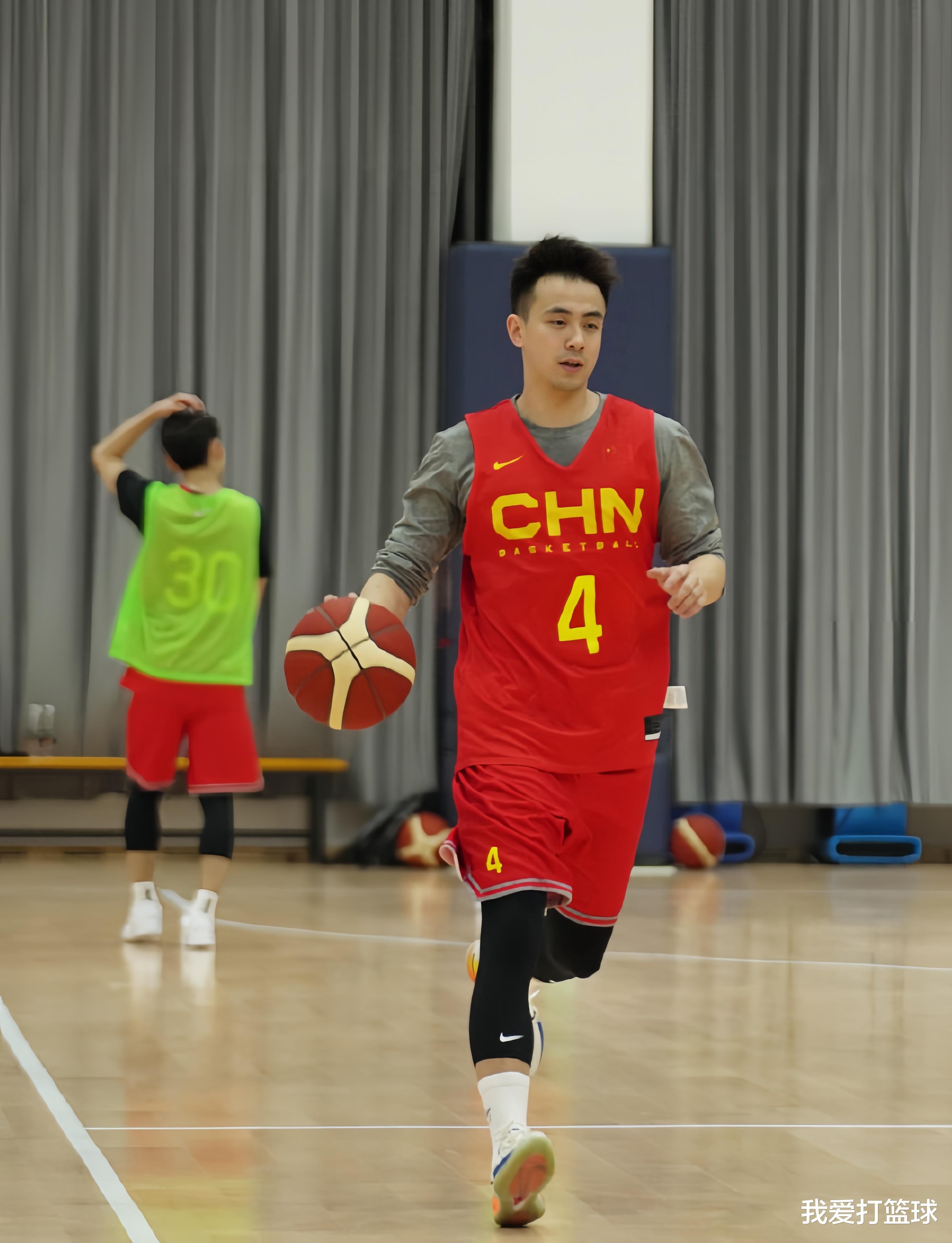 中国男篮分组对抗！乔帅指导新疆双星，徐杰很努力，红队实力最强