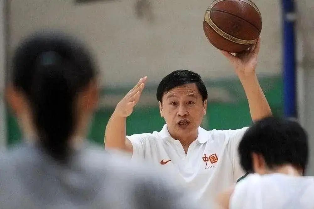 中国篮坛7大帅哥：颜值球技俱佳，赛场外的人生各有悲欢(7)