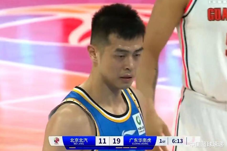 广东男篮力压北京，周琦8+8沃特斯16分，范子铭7+5方硕7分！(2)