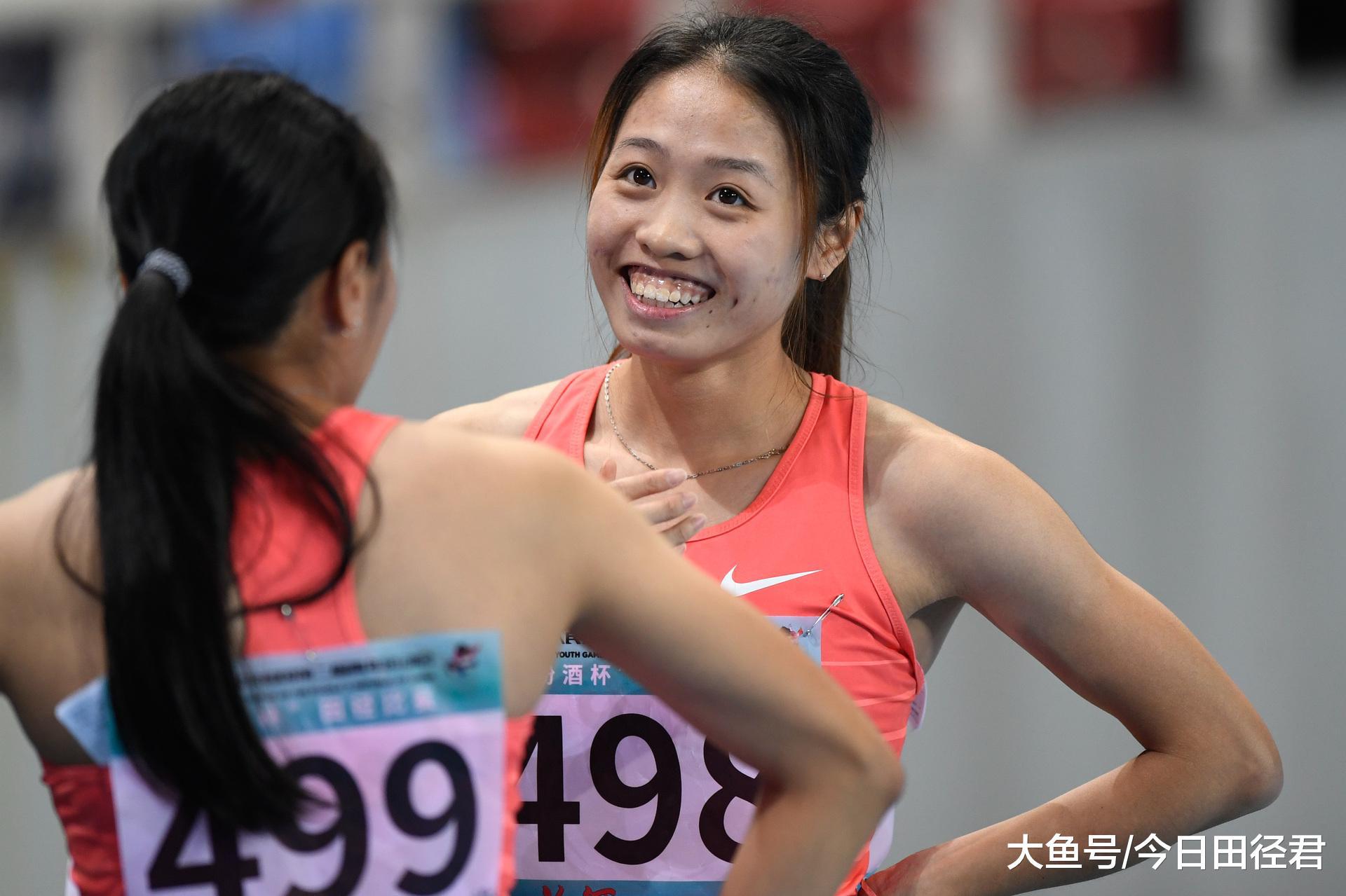 44秒44破亚洲青年纪录！双胞胎姐妹率广东队夺青运会百米接力冠军(1)