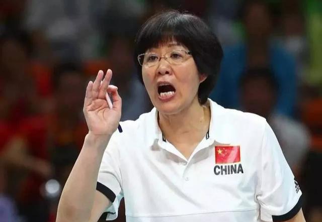 中国女排多次输给美国女排，但美国女排教练基拉里却对郎平毕恭毕敬