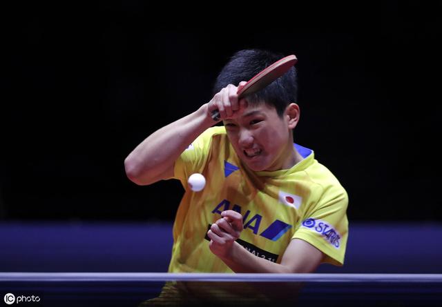 乒乓球团体世界杯中日大战，樊振东张本智和再次相遇，激烈对抗(2)