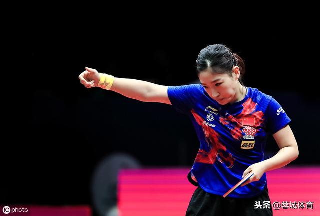 国际乒联年度最佳女运动员，你会投给孙颖莎还是刘诗雯？(2)