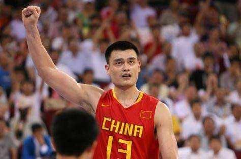 中国篮球史上的5大谣言！姚明的天赋很高，张卫平往篮筐里面吐痰