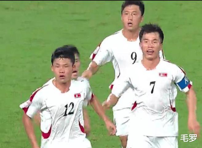 亚洲杯第1大冷门！90分钟绝杀+红牌，朝鲜国奥奇迹，美女球迷洒泪(1)