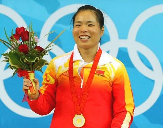 奥运冠军陈艳青，40岁依然年轻，61岁老公已养老，婚后9年很恩爱(1)