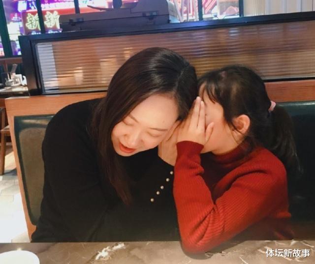 女排米杨，嫁大7岁教练，丈夫二婚领7岁女儿，她坦言：不介意(4)