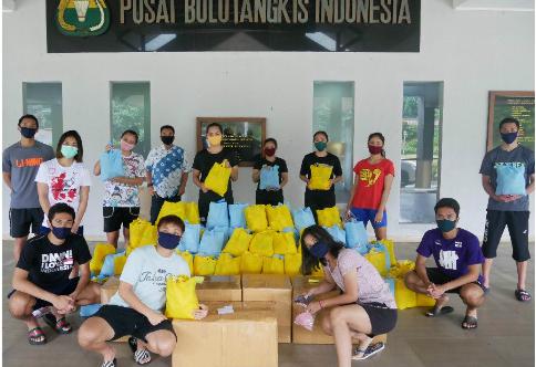 新冠疫情日趋严重 印尼羽球国家队集资帮助民众