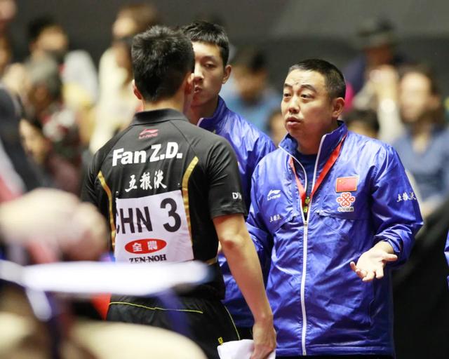 国乒队员世乒赛经历：马龙因受伤输球被批评，樊振东位置一路上升(4)