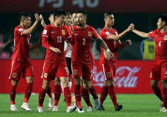 中国足球，照目前国情，还得处于社会主义足球事业初级阶段一百年