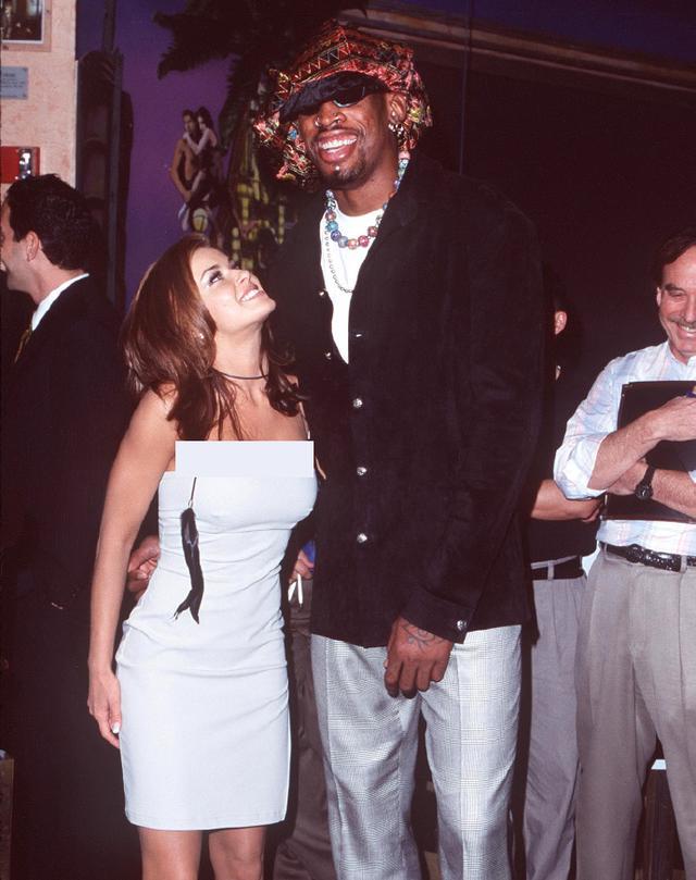 NBA球星罗德曼的前妻卡门，身材堪比卡戴珊，结婚仅7天就离婚(6)
