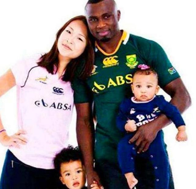 那个嫁给黑人拳王，3年生下两个孩子的中国女孩，现在过得怎么样(1)