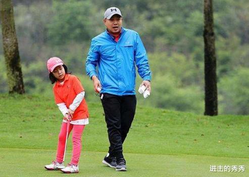 虎父无犬女，刘国梁9岁女儿拿到世界冠军，妻子身价过亿(3)