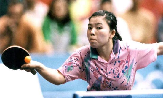 中国乒乓球的第一和唯一 刘国梁邓亚萍成就如何？(13)