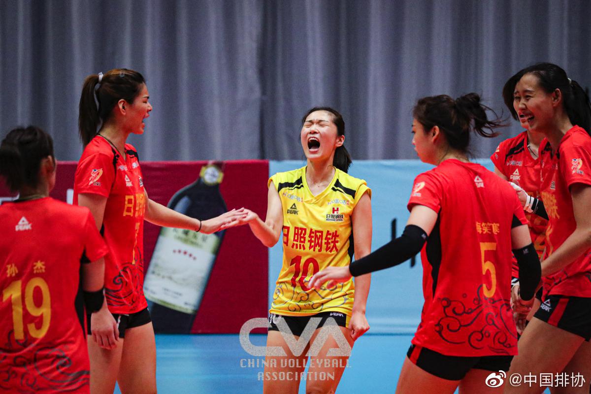全锦赛：山东女排3-1逆转上海 时隔两年再进决赛(3)