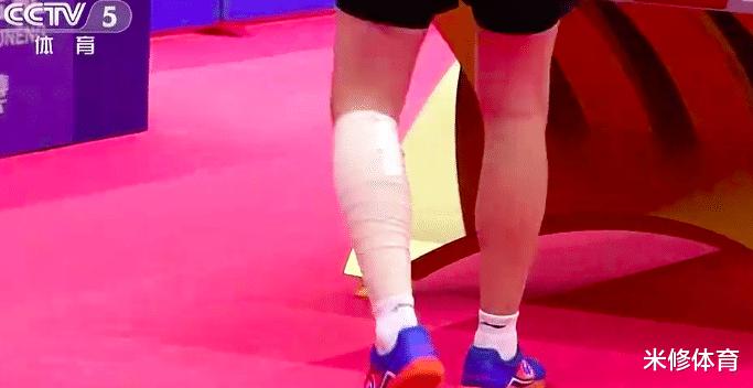 40岁乒乓球名将因体测跳绳受伤，腿上缠满绷带，连胜两场