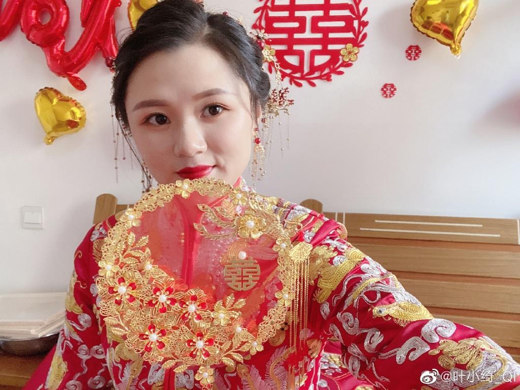 恭喜！中国女排又一女神嫁人了，穿中式婚纱出镜美出新高度(1)