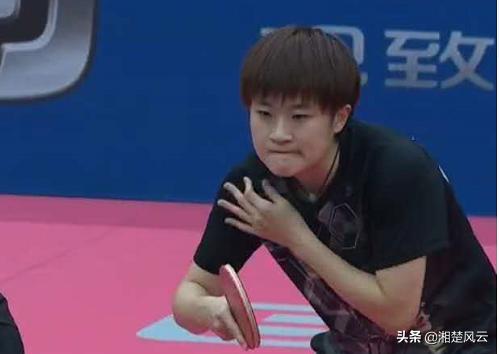 不受混双决赛失利影响，孙颖莎与王艺迪配对胜对手，挺进女双四强(4)