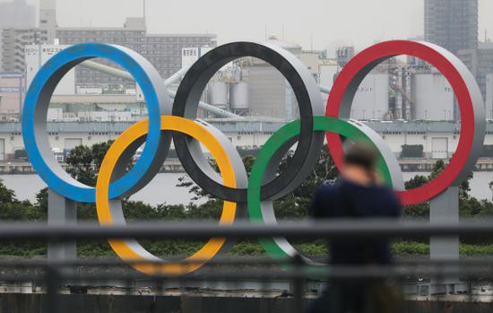 巨型五环标志重返东京湾 显示奥运如期举办决心