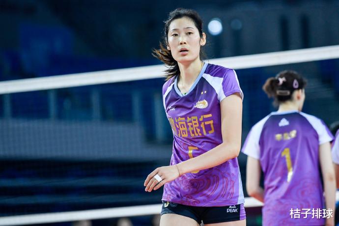 中国女排联赛半决赛，世界杯最佳主攻正面较量，罗宾逊挑战朱婷(3)