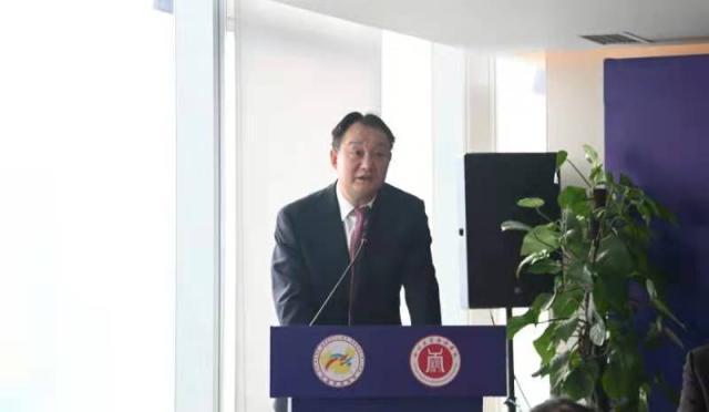 中国摔跤协会与四川工业科技学院开启战略合作(4)