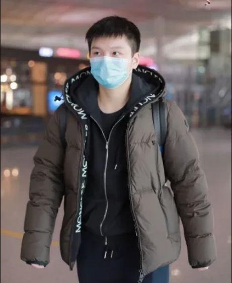 中国男乒人气王张继科上综艺打乒乓球！球迷：他退役太早了啊(2)