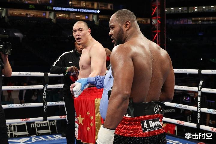 中国重量级拳王被美国三流拳手打成重伤，目前已出现肾衰竭(3)