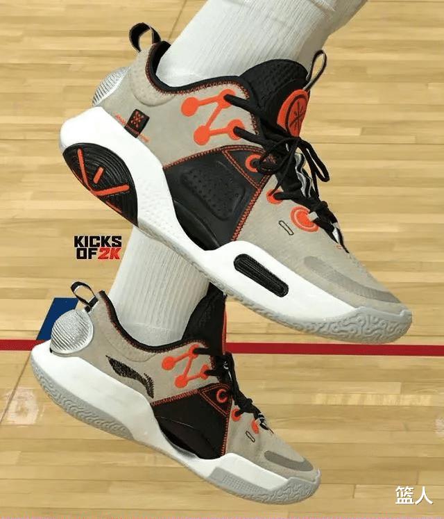 NBA球员上脚：库里8代李小龙定制版，安踏和匹克的球鞋都有！(13)
