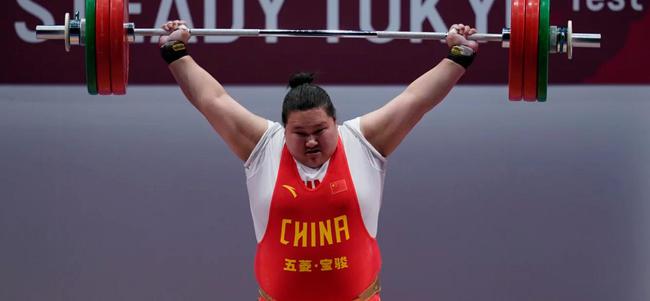 21岁的她已是中国举重队东京奥运最稳定冲金点