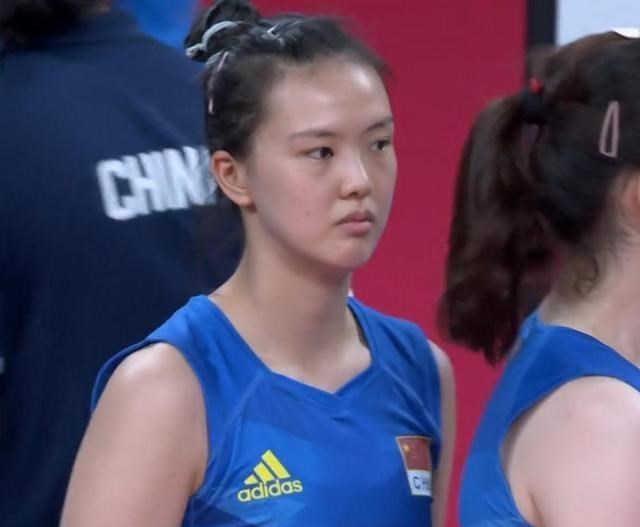 CCTV5直播，中国女排对阵俄罗斯，小组遭遇两连败，能否收获完胜(4)