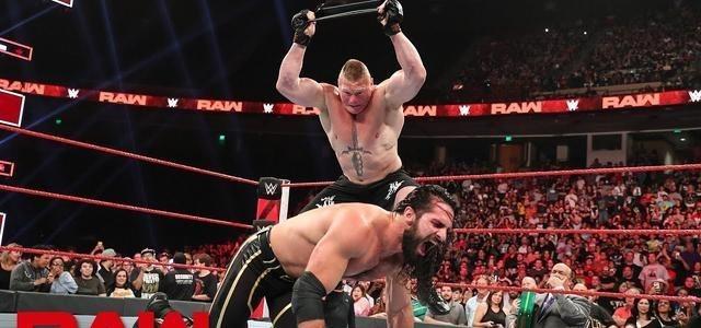 遭遇现场粉丝袭击的五位现役WWE巨星，赛斯，罗曼齐上榜！(4)