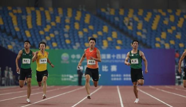 中国短跑又一巨星出世！击败谢震业夺200米冠军，两次参加奥运会