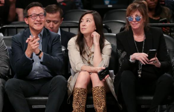 NBA华裔富二代，蔡崇信女儿长大看！颜值继承母亲，颇有气质(5)