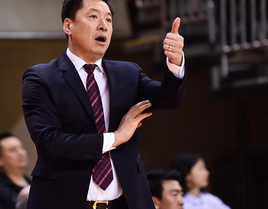 他可以当中国男子篮球队主教练，以他现在的执教是国内顶级一流