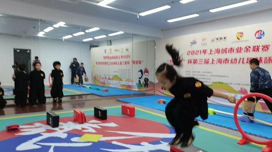 第三届上海市幼儿趣味咏春拳比赛顺利举行(3)