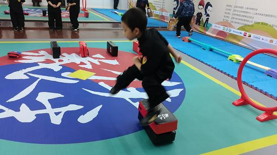 第三届上海市幼儿趣味咏春拳比赛顺利举行(5)