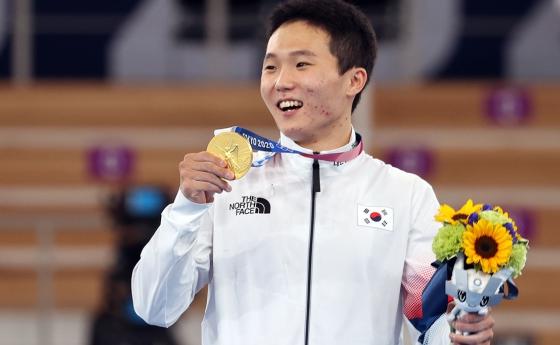 韩奥运冠军喝醉殴打出租司机 被传唤调查