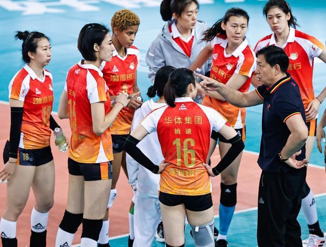中国女排启动主教练公开竞聘 谁有望成为候选人？(2)