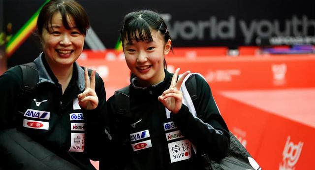 日本女单大获全胜！3：2惊险击败中国选手，挥舞球拍4人全部晋级