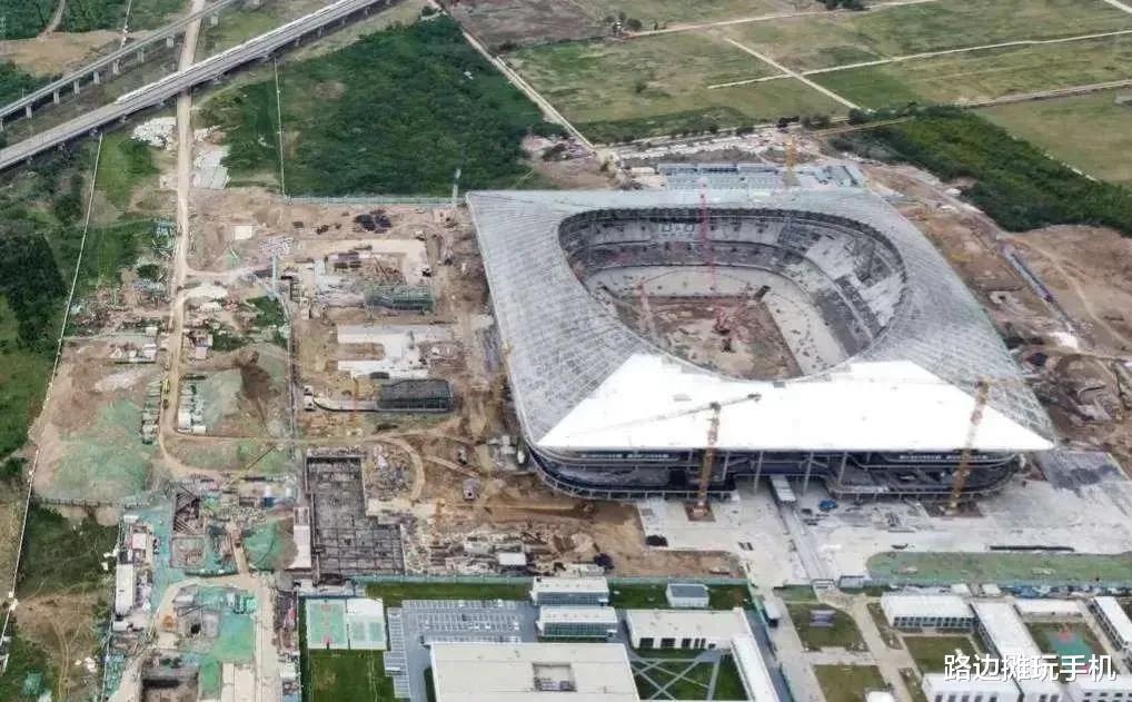 西安国际足球中心无缘2023年亚洲杯，几十亿为之投资的足球场有的搁浅了(1)
