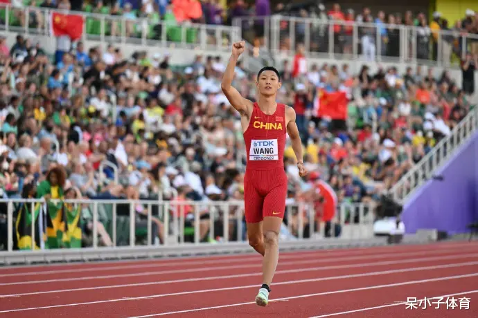 王嘉男创造历史，最后一跳8米36，绝杀东京奥运会冠军，拿下世锦赛金牌(2)