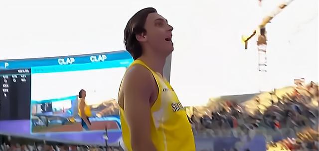 6米21！世锦赛又诞生世界纪录 瑞典名将前空翻庆祝 亚洲选手摘铜(1)