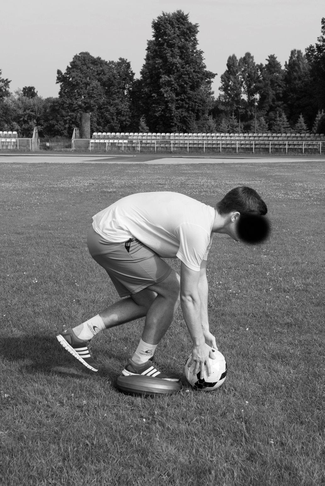 神经肌肉强化训练对职业足球运动员姿势控制能力的影响(2)