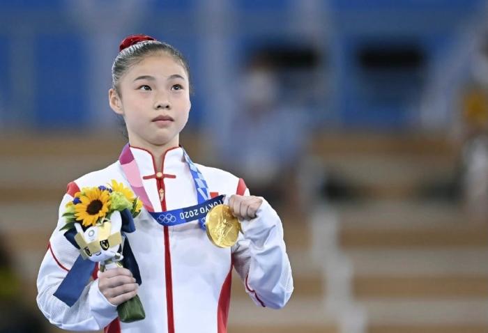 17岁奥运冠军被曝出退役！因“袋鼠摇”爆红，长胖数十斤，已保送浙大(5)