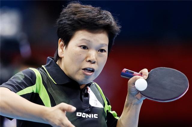 祝贺！59岁世界冠军逆转18岁小将，女单16强诞生，华裔5人晋级